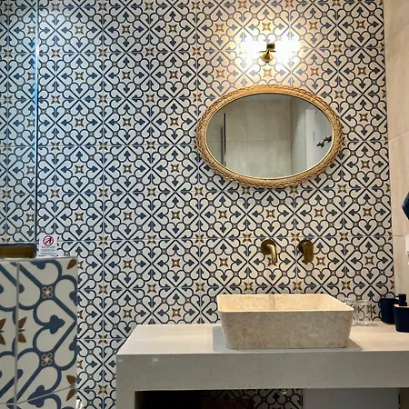 Theros - 2 Apartment